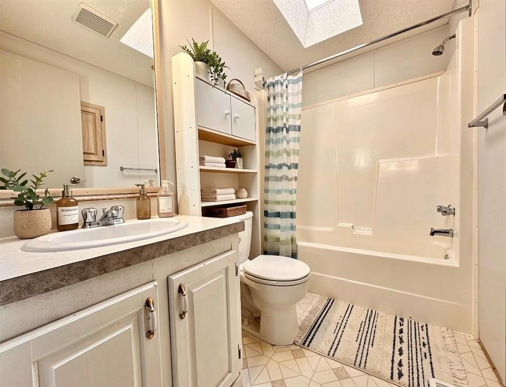 613 Iris Street, Rosemary, AB