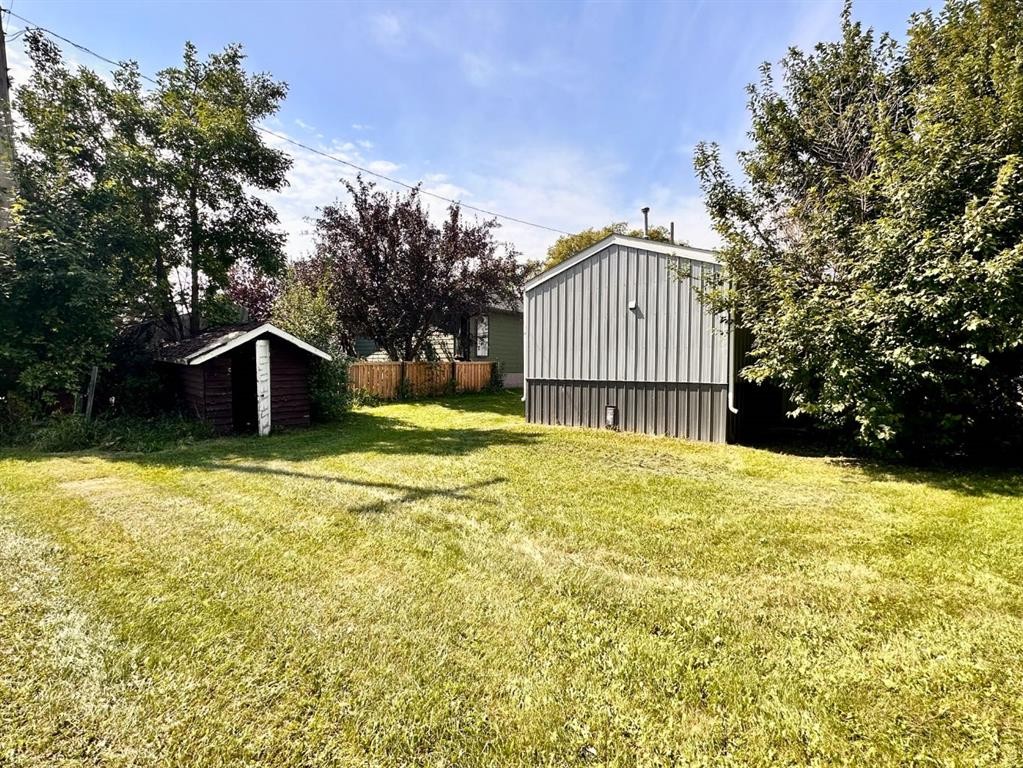 613 Iris Street, Rosemary, AB