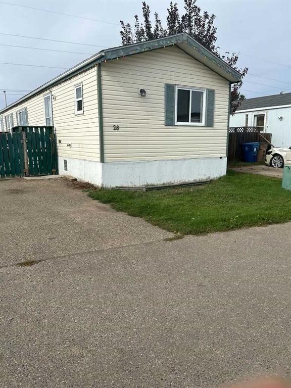 28 Maple Drive West, Brooks, AB