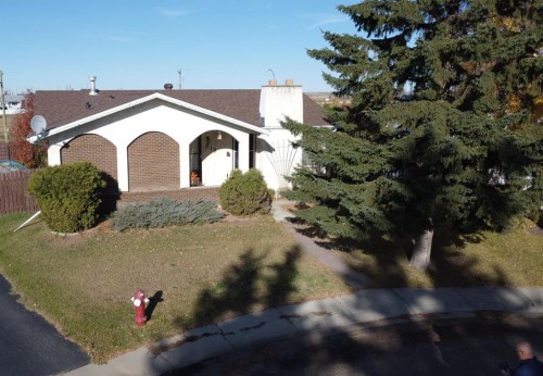 313 Nill Place  Hanna, AB T0J 1P0