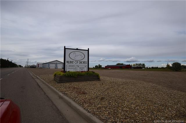 400 Howe Avenue East, Duchess, AB
