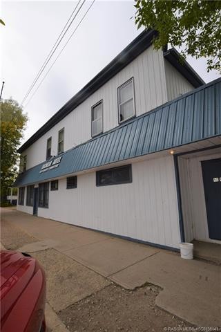 400 Howe Avenue East, Duchess, AB