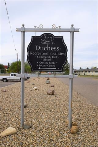 400 Howe Avenue East, Duchess, AB