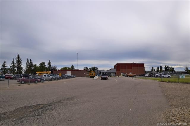 400 Howe Avenue East, Duchess, AB