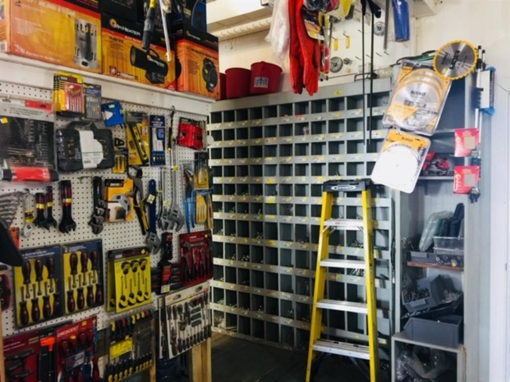 118 Main Street, Chauvin, AB