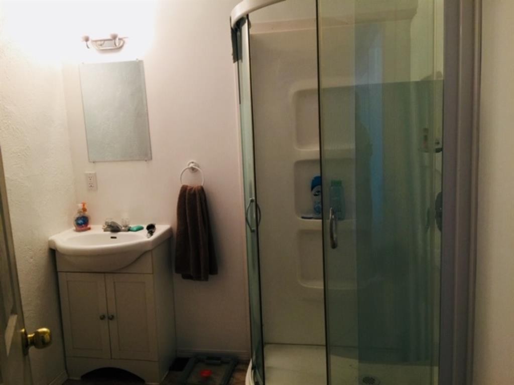 118 Main Street, Chauvin, AB