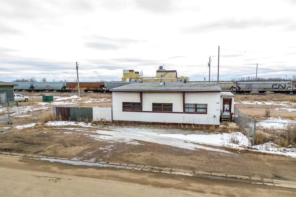 1101 1 Avenue, Wainwright, AB