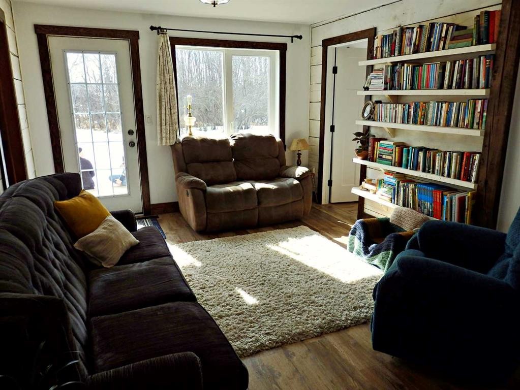 121 Hwy 897 Highway, Marwayne, AB - Indoor