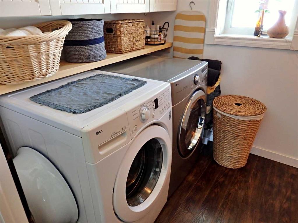 121 Hwy 897 Highway, Marwayne, AB - Indoor Photo Showing Laundry Room