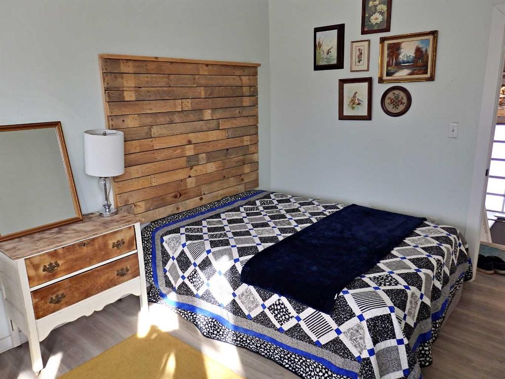 121 Hwy 897 Highway, Marwayne, AB - Indoor Photo Showing Bedroom