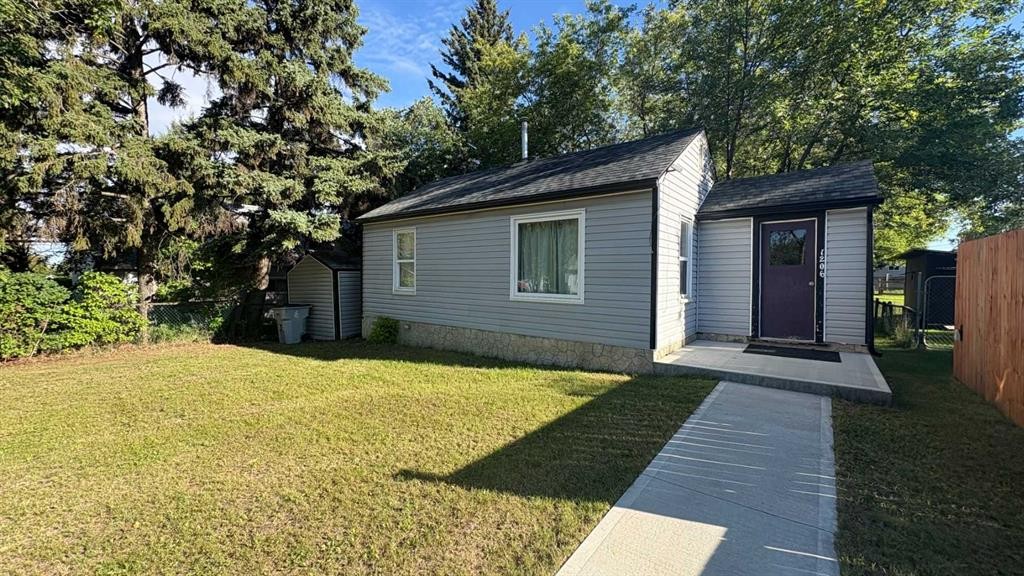 1206 6 Avenue, Wainwright, AB - Outdoor