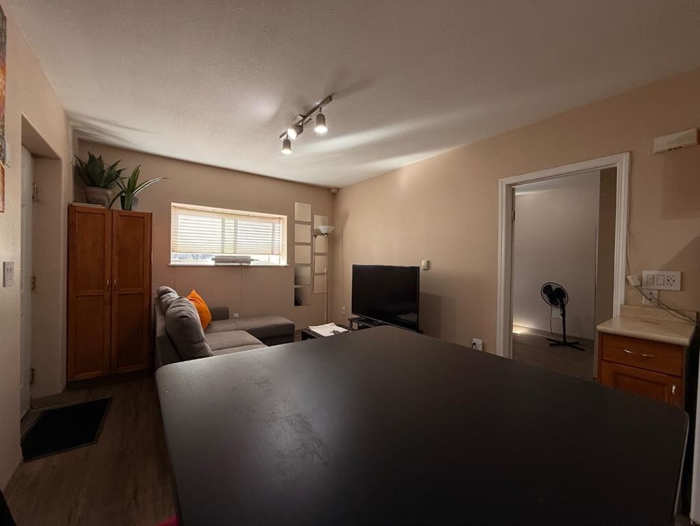 5-5426 49 Avenue, Lloydminster, SK - Indoor