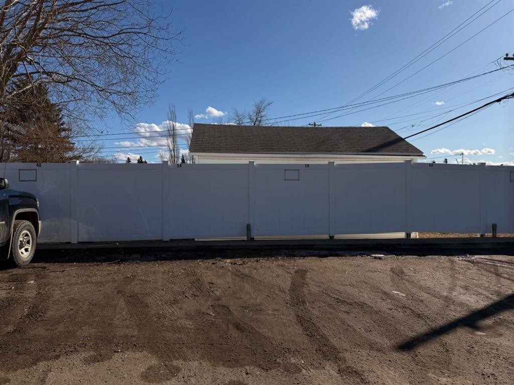 5-5426 49 Avenue, Lloydminster, SK - Outdoor