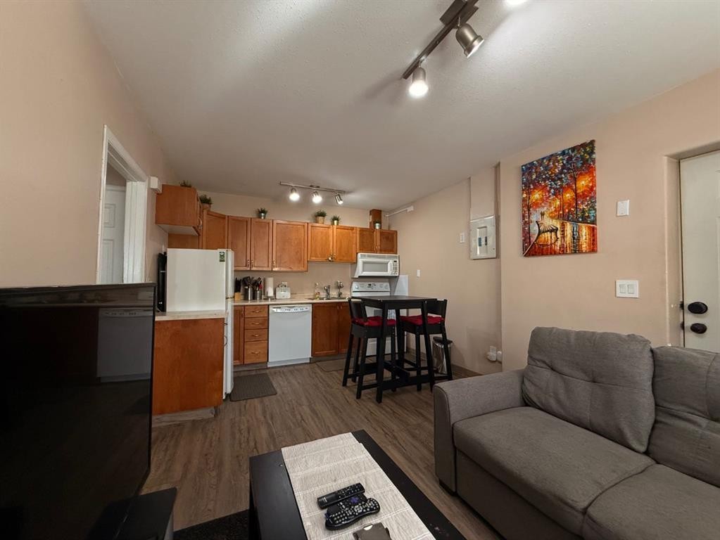 5-5426 49 Avenue, Lloydminster, SK - Indoor