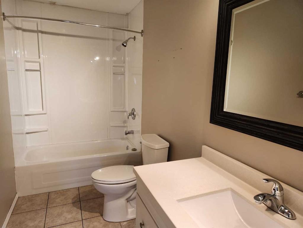 5002 53 Avenue, Kitscoty, AB - Indoor Photo Showing Bathroom