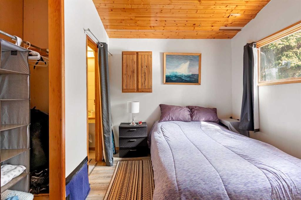 109 Makwa Lake Indian Reserve 129B, Loon Lake, SK - Indoor Photo Showing Bedroom