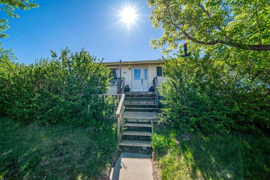 101 11 Street, Wainwright, AB - Outdoor