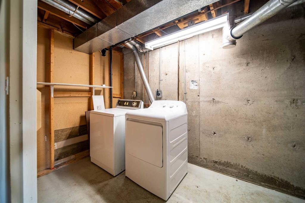 1601 5 Avenue, Wainwright, AB - Indoor Photo Showing Laundry Room