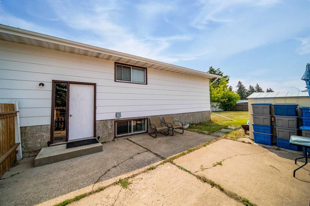 1601 5 Avenue, Wainwright, AB - Outdoor With Exterior