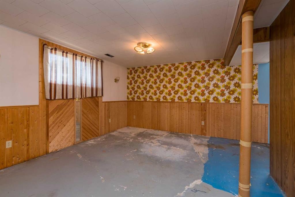 5205 32 Street, Lloydminster, AB - Indoor Photo Showing Other Room