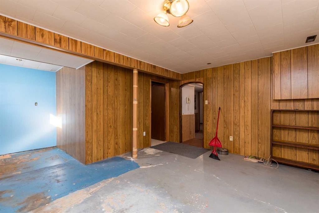 5205 32 Street, Lloydminster, AB - Indoor Photo Showing Other Room