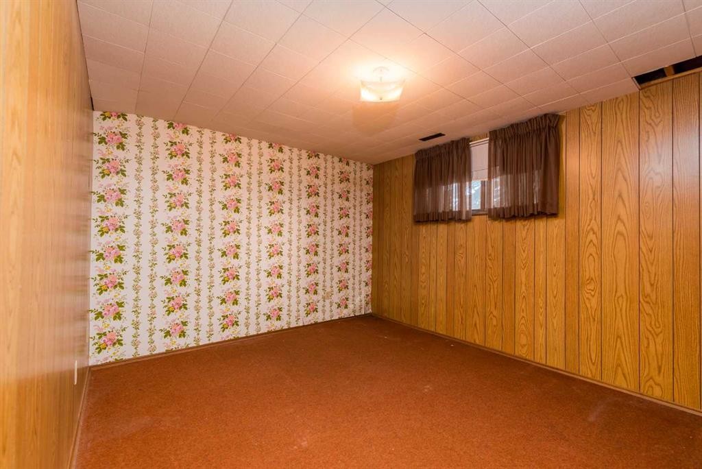 5205 32 Street, Lloydminster, AB - Indoor Photo Showing Other Room