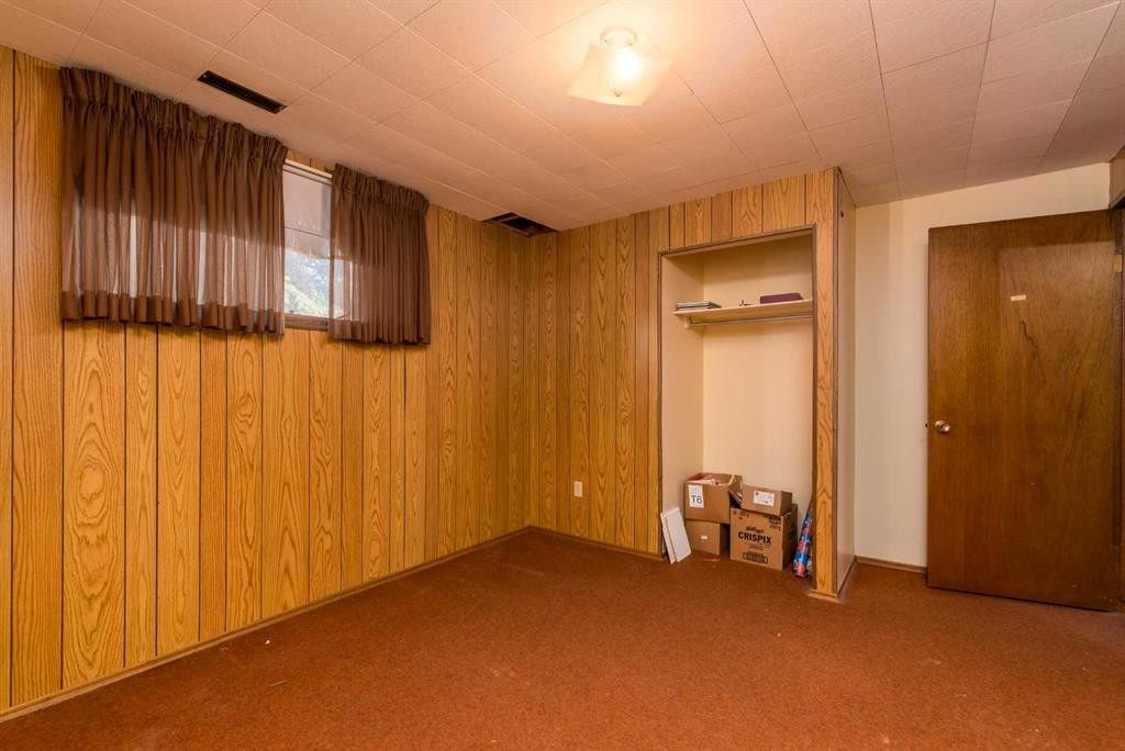 5205 32 Street, Lloydminster, AB - Indoor Photo Showing Other Room