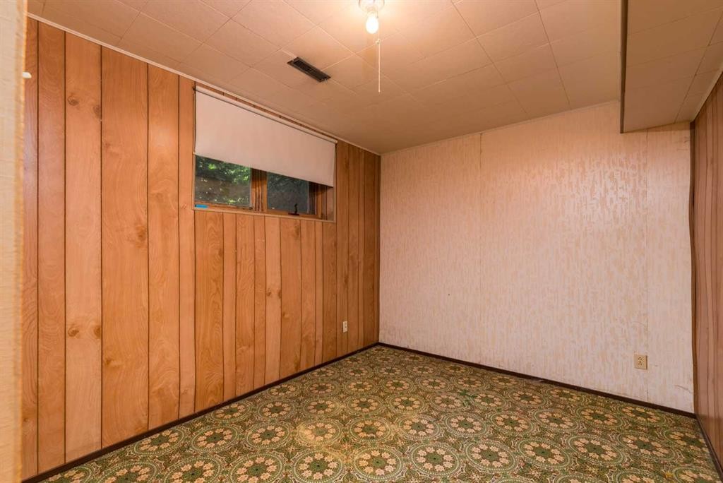 5205 32 Street, Lloydminster, AB - Indoor Photo Showing Other Room