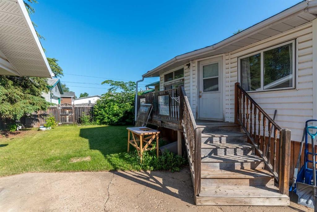 5205 32 Street, Lloydminster, AB - Outdoor With Exterior