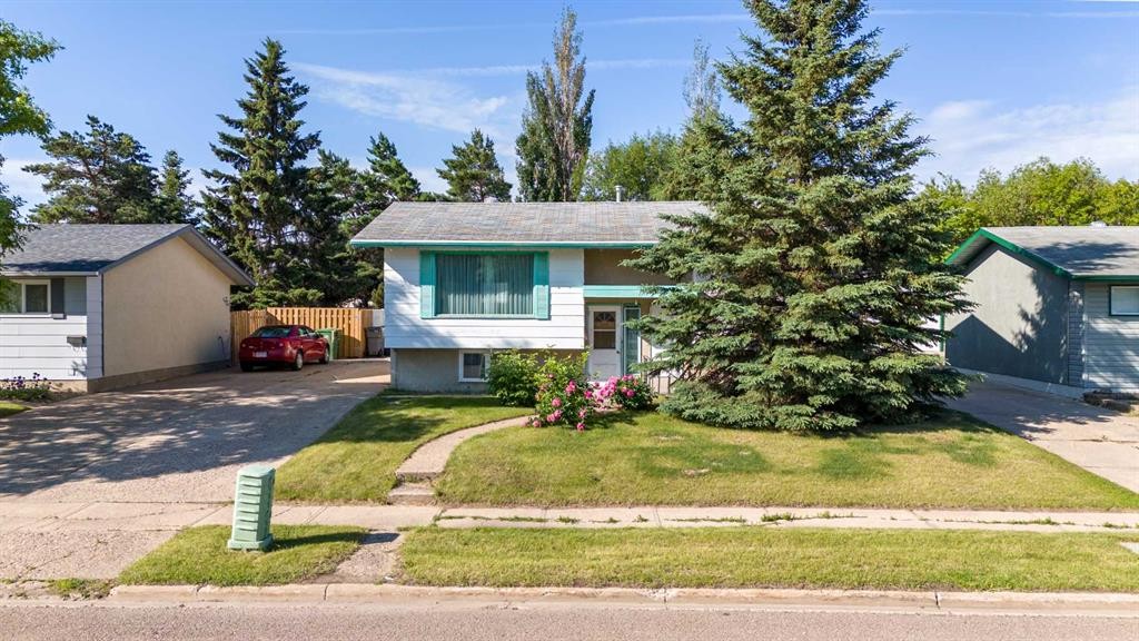 5205 32 Street, Lloydminster, AB - Outdoor With Facade