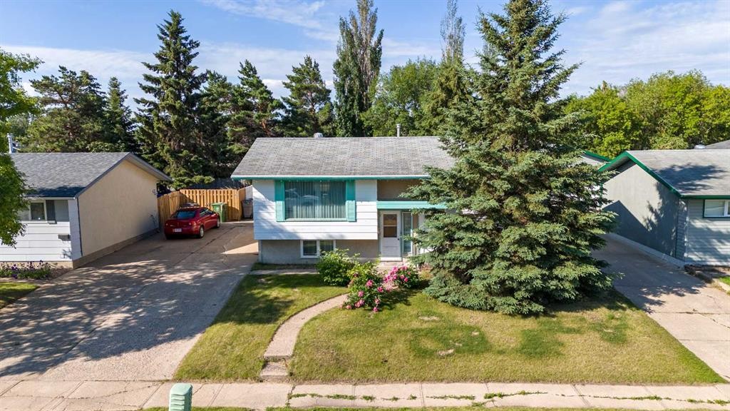 5205 32 Street, Lloydminster, AB - Outdoor With Facade