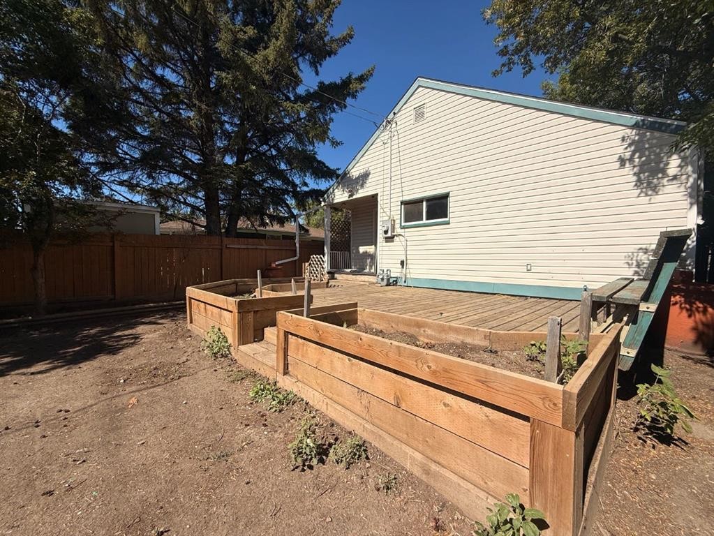 4807 49 Street, Lloydminster, SK - Outdoor