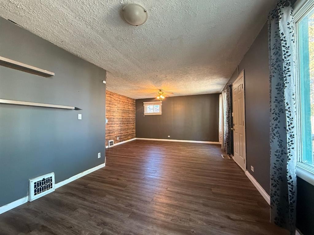 4807 49 Street, Lloydminster, SK - Indoor Photo Showing Other Room