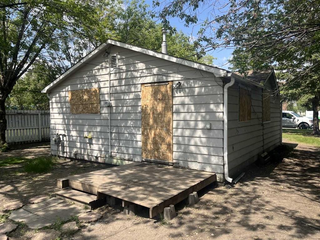 4503 45 Street, Lloydminster, SK - Outdoor With Exterior