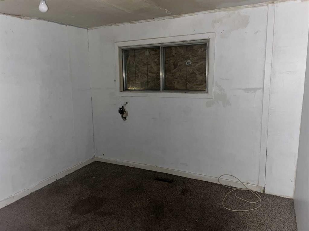 4503 45 Street, Lloydminster, SK - Indoor Photo Showing Other Room