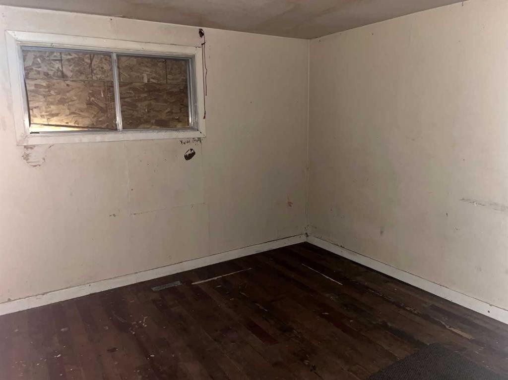 4503 45 Street, Lloydminster, SK - Indoor Photo Showing Other Room