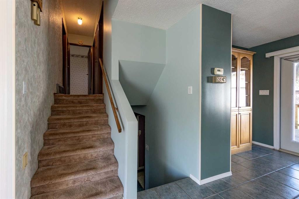 5204 32 Street, Lloydminster, AB - Indoor Photo Showing Other Room