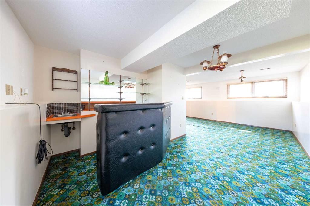 5204 32 Street, Lloydminster, AB - Indoor Photo Showing Other Room