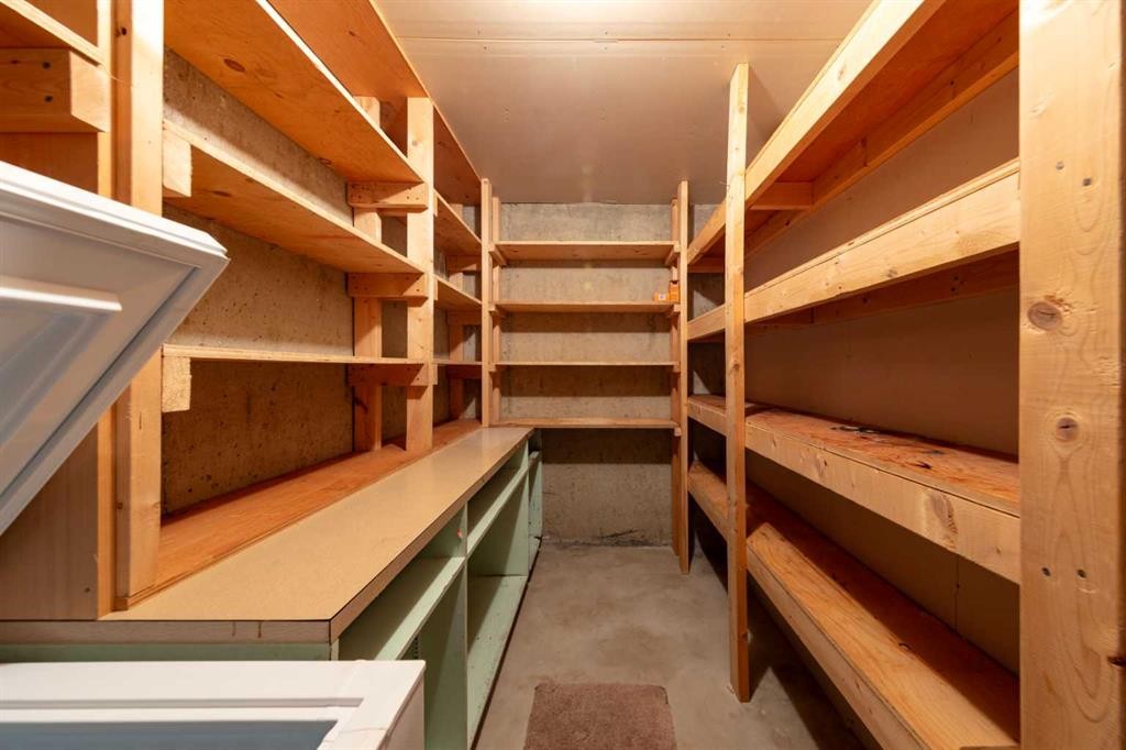 5204 32 Street, Lloydminster, AB - Indoor Photo Showing Other Room