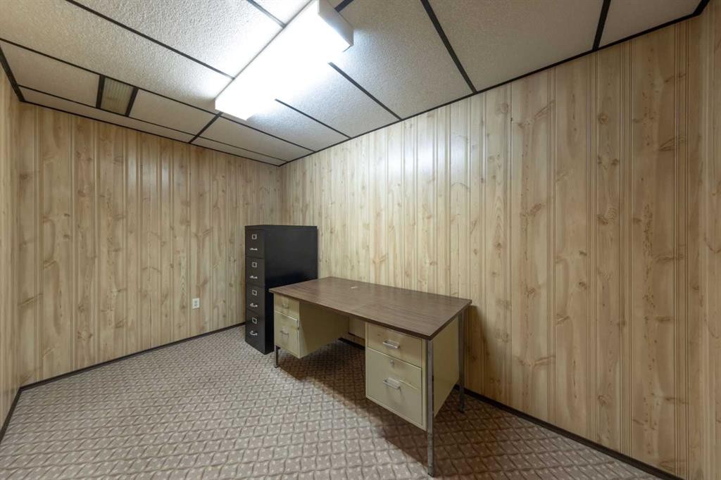 5204 32 Street, Lloydminster, AB - Indoor Photo Showing Other Room