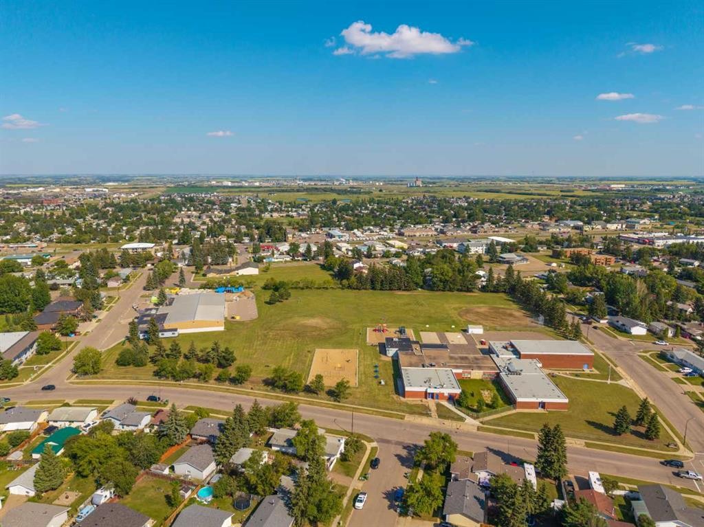 5204 32 Street, Lloydminster, AB - Outdoor With View