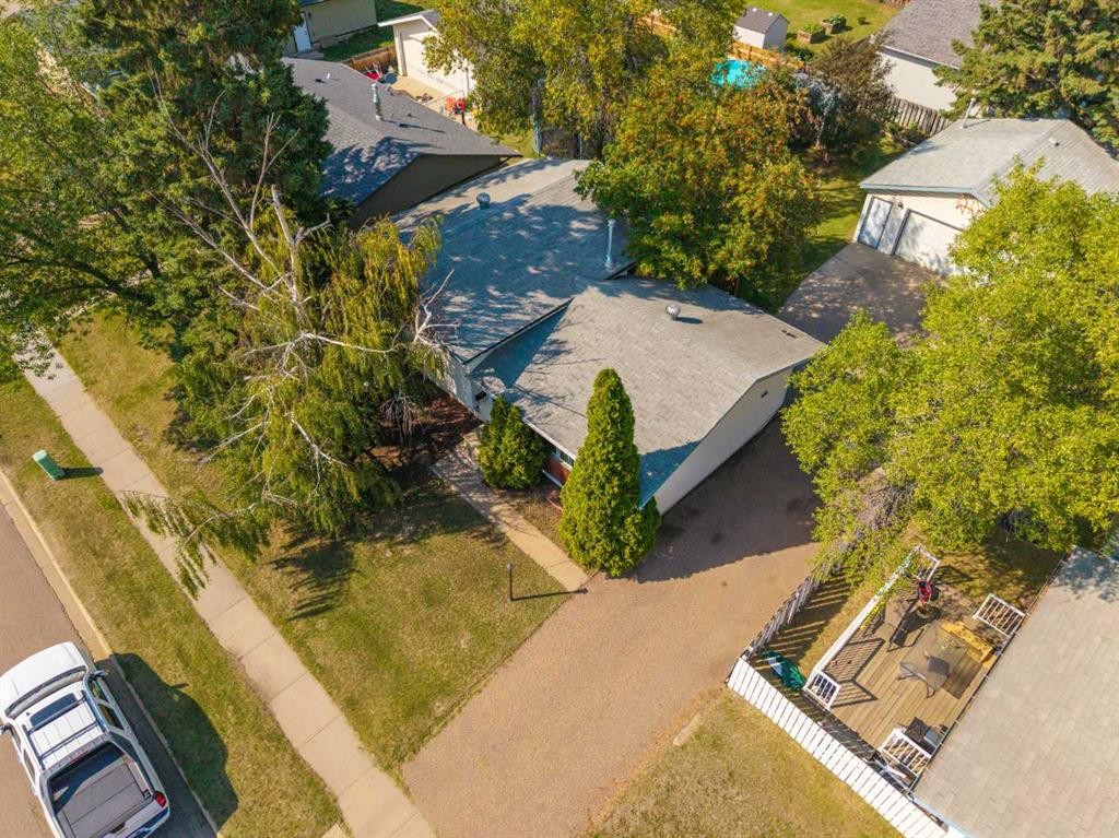 5204 32 Street, Lloydminster, AB - Outdoor