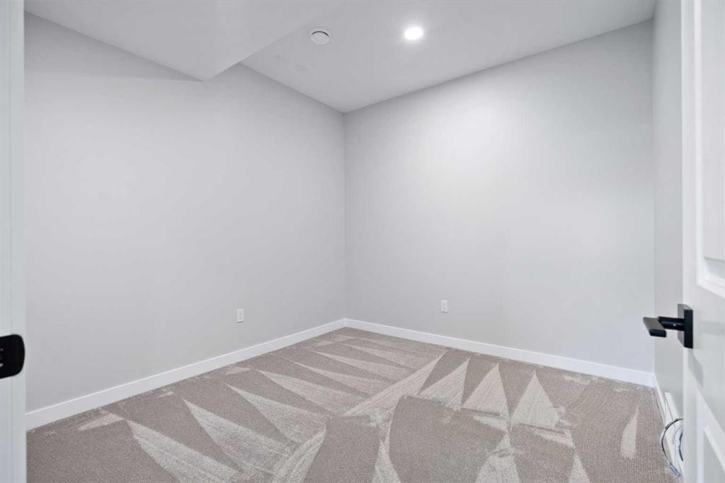 6004 13 Street, Lloydminster, AB - Indoor Photo Showing Other Room