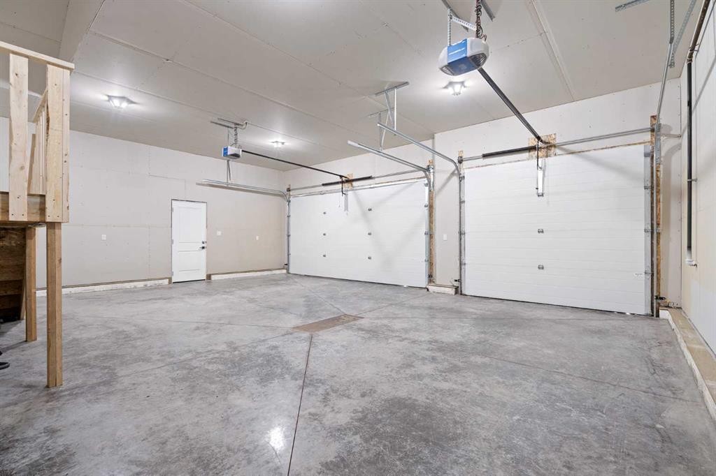 6004 13 Street, Lloydminster, AB - Indoor Photo Showing Garage