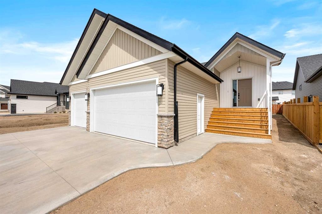 6004 13 Street, Lloydminster, AB - Outdoor