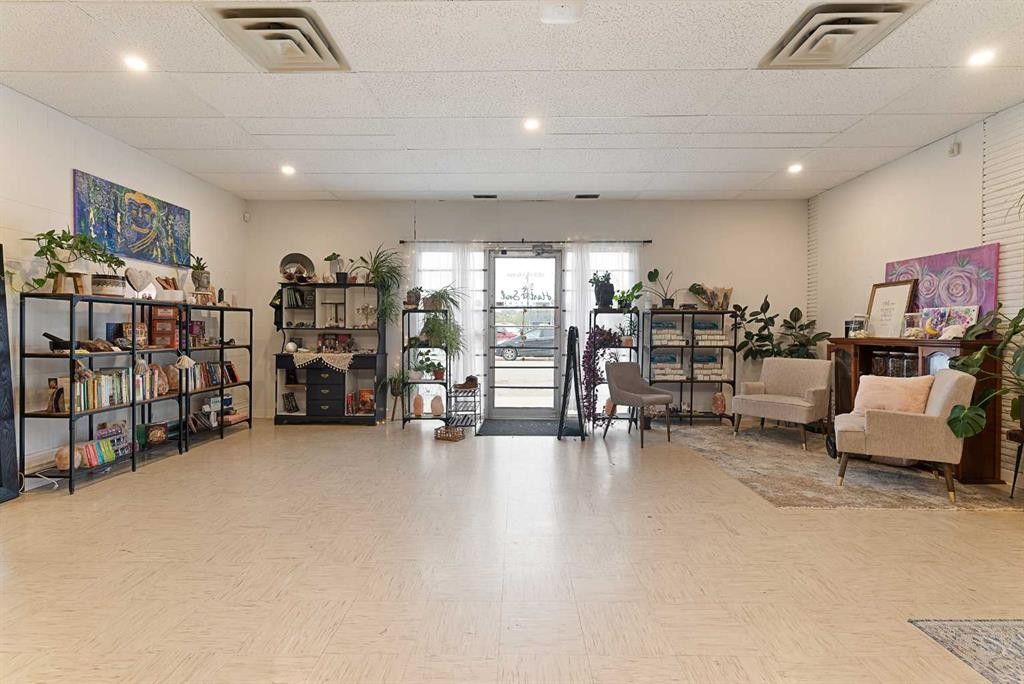 4809 And 4811 49 Avenue, Lloydminster, SK