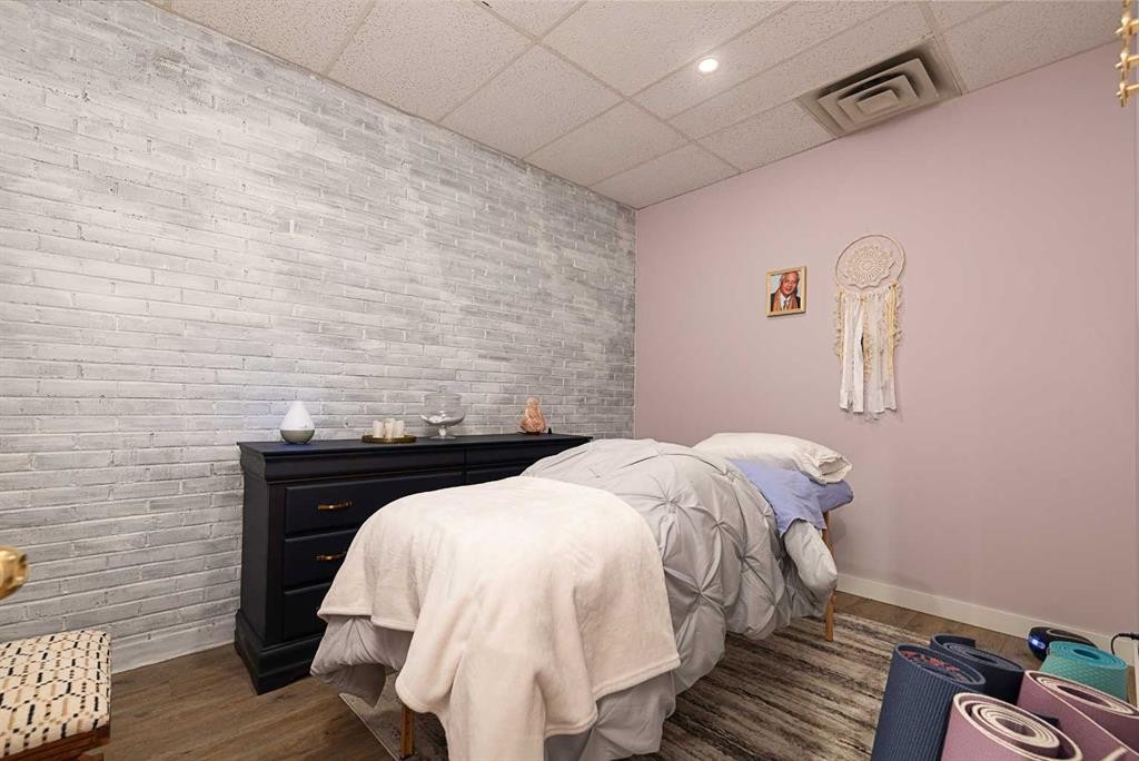 4809 And 4811 49 Avenue, Lloydminster, SK