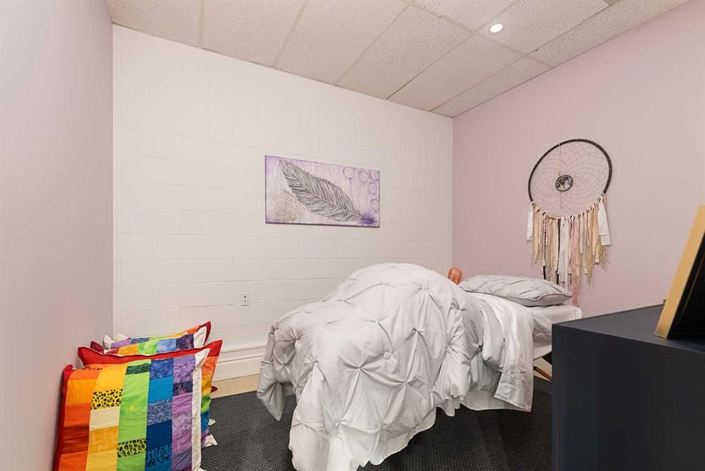 4809 And 4811 49 Avenue, Lloydminster, SK