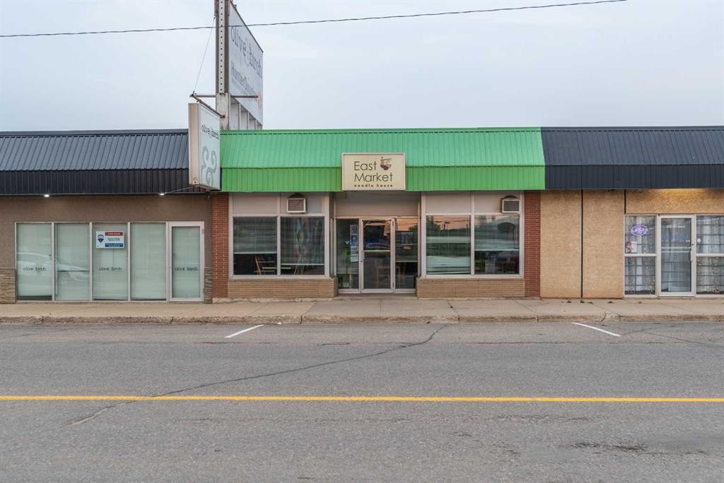 4809 And 4811 49 Avenue, Lloydminster, SK