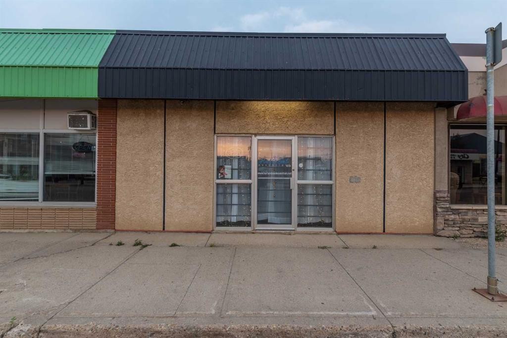 4809 And 4811 49 Avenue, Lloydminster, SK